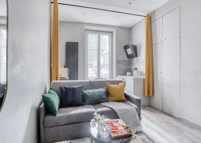 Le Charme Parisien Jo 2024 *